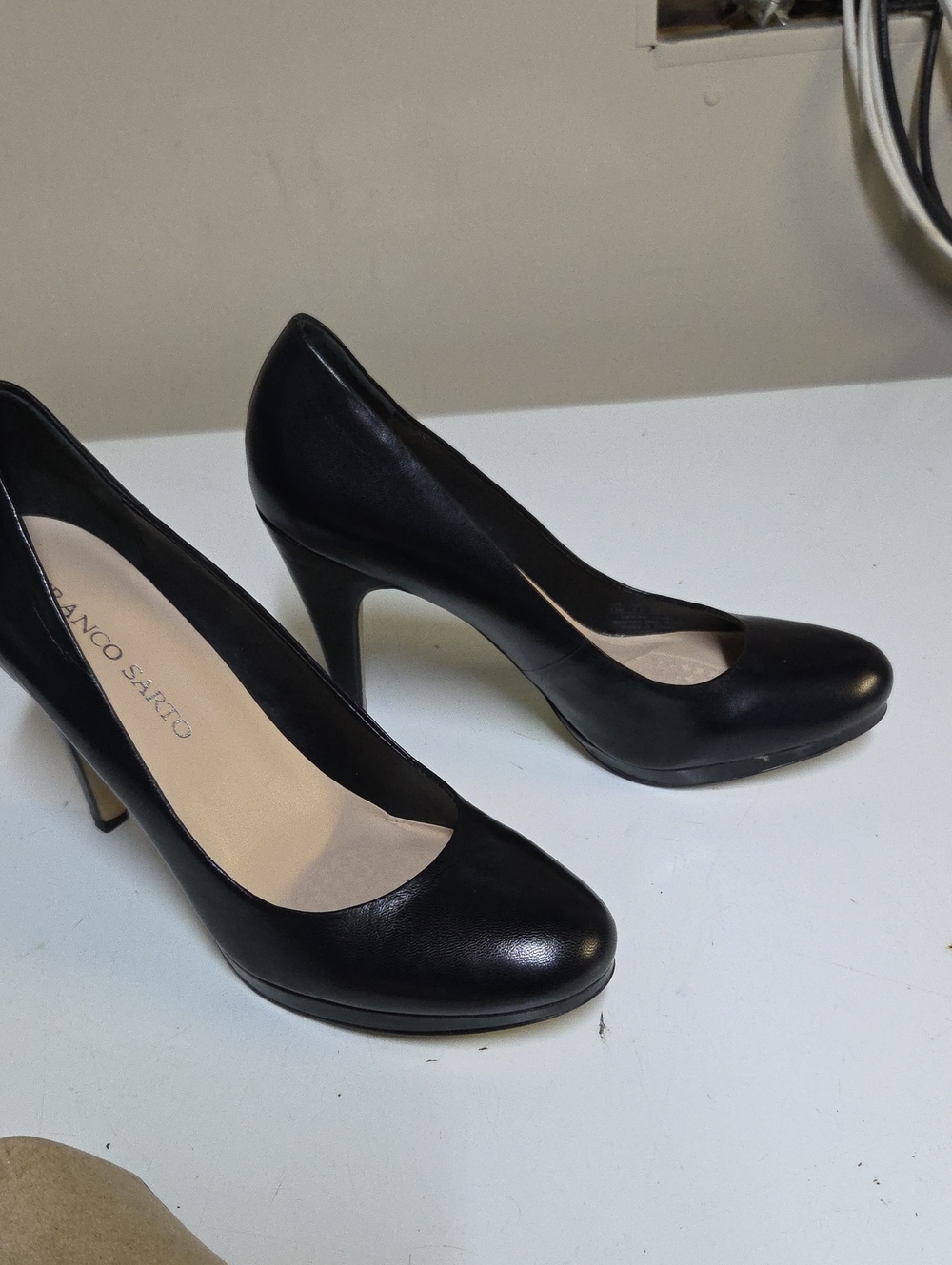 Franco Sarto Black Leather Classic Pump - Women's 7.5